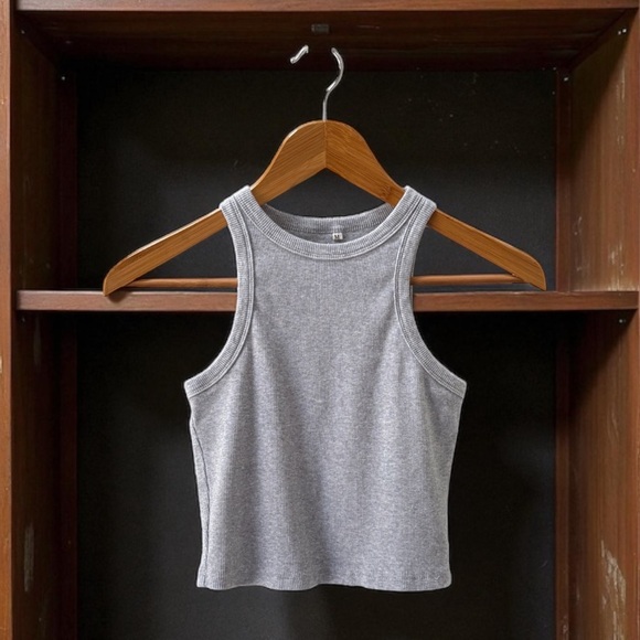 Blue Moon Under Tops - NWOT Women’s Ribbed Grey Crop Tank Top! Medium!